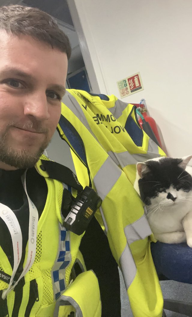 stationmoggy's tweet photo. SC Wilson at your Service 👮‍♂️ 🚓 bout time you were back Dale Only went and found a suspect first shift back ! 🙌👍🏻👮‍♂️didn’t bring any treats like !!🙀
Thanks for making one in Dale we appreciate you 👮‍♂️🙏🏼
#Team3Rural 🚓
#CatsOfTwitter 🐈‍⬛ 
#PolicingFamily👮🏻👮‍♀️
@WYP_KirkRural https://t.co/sykDHYybCQ