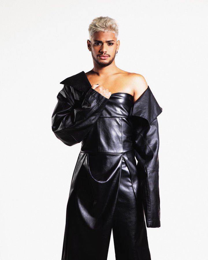 GlossxDe's tweet photo. Liberdade de ser quem vc é
Ame -se, pois quando vc m0rr3r ninguém vai deitar no caixão no seu lugar. Não viva para agradar os outros #BBB33 #LGBTQIA https://t.co/5JTYDSodhy