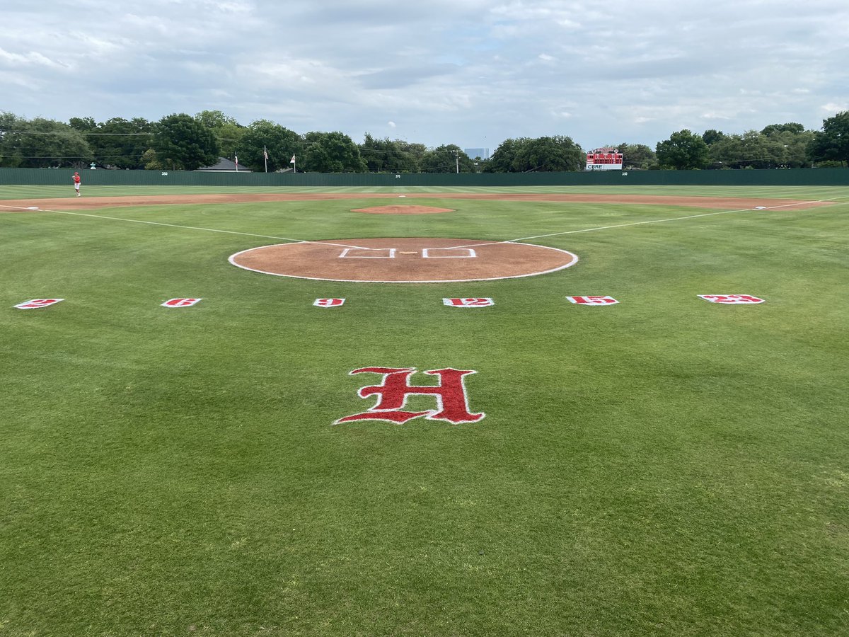 What a night!  All the seniors did great and Morgan was the MVP!! <a href="/CoachOlivera/">Coach Olivera</a> <a href="/dallasathletics/">Dallas ISD Athletics</a> <a href="/dallasschools/">Dallas ISD</a> @hs_hillcrest <a href="/PanthersHHS/">Hillcrest HS</a> <a href="/alany77/">alan young</a> <a href="/FiveToolTexas/">✭Five Tool Texas✭</a>