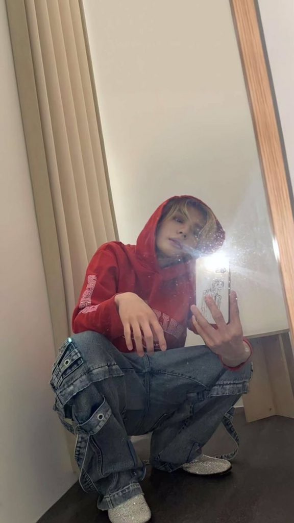 MHT02TAY's tweet image. ⠀⠀
⠀ 
             𝐬hooᴛ   ᴛhe   ▸   𝓯𝐥𝐚𝐬𝐡𝐢𝐧𝐠   𝑙𝑖𝑔𝒉𝑡
           /   📸   ׄ  ˳   ◟  𝗺ɑke   ɑ   𝑴𝑶𝑽𝑬  !
⠀⠀
⠀