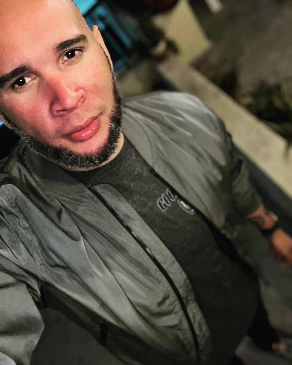 ChrisYanphiero's tweet photo. 🐼🖤🫥 https://t.co/ffbbw2VN54