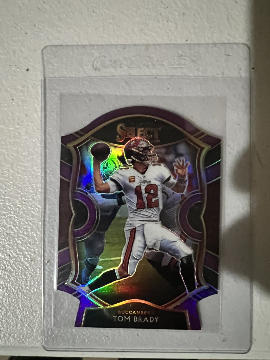prezidentsports's tweet photo. Brady diecut $50 shipped. OBO bmwt @sports_sell @CardPromoter @HobbyConnector @TheHobby247 RT appreciated https://t.co/7gFFGPCZMN
