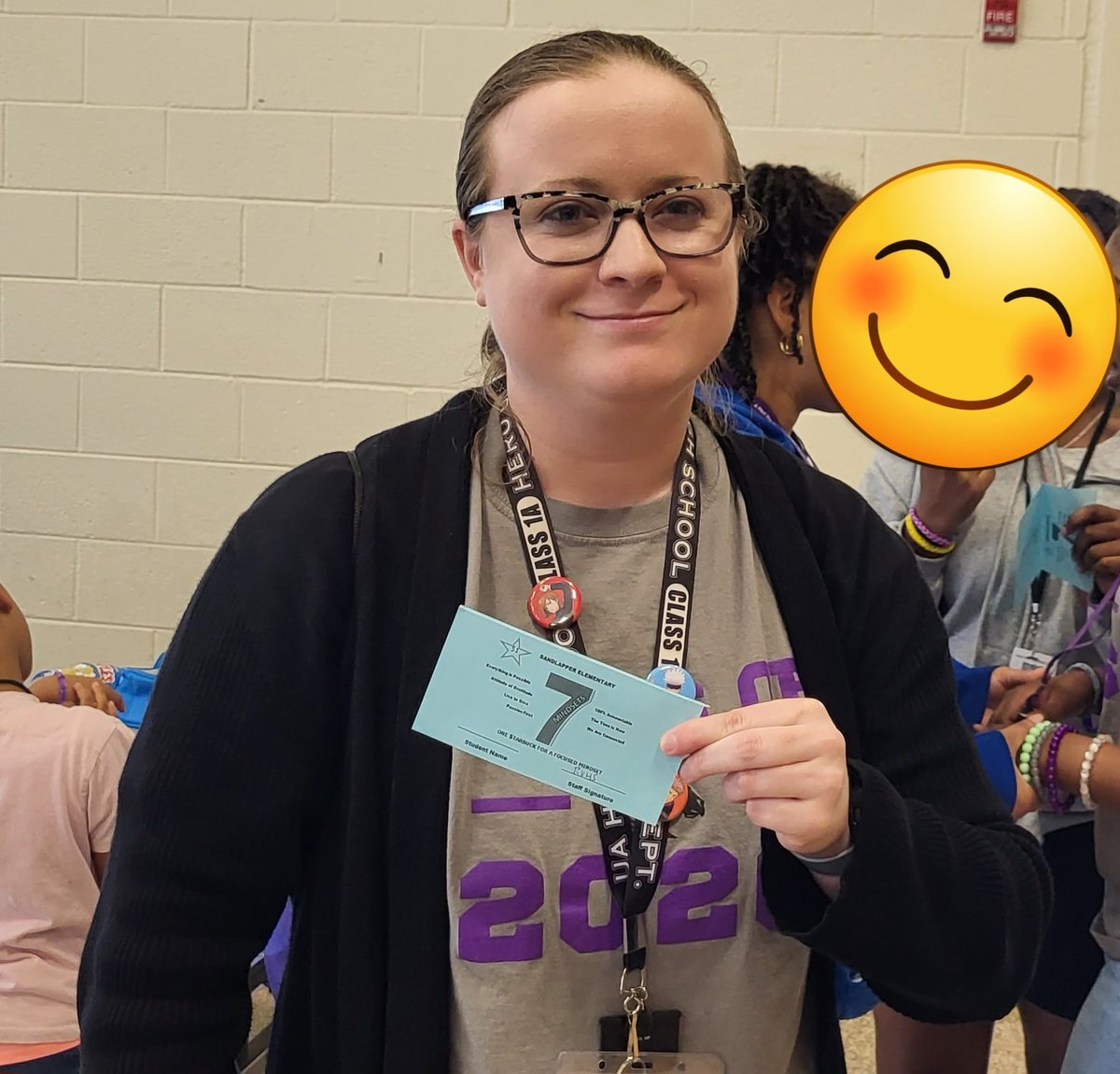 CBSM_007's tweet photo. Thanks to Ms. Hughes for helping our @rvhs students pass out STAR-bucks @SEstarsR2 on IMPACT Day! #communityservice @RichlandTwo https://t.co/G3KAjtUUCK