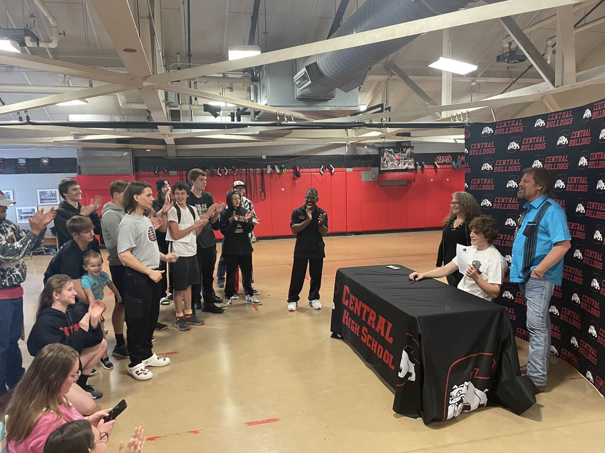 Congratulations to Gaven Bremenkamp for making his college decision to study and wrestle at Drury University! GO PANTHERS!!! #proudcoach