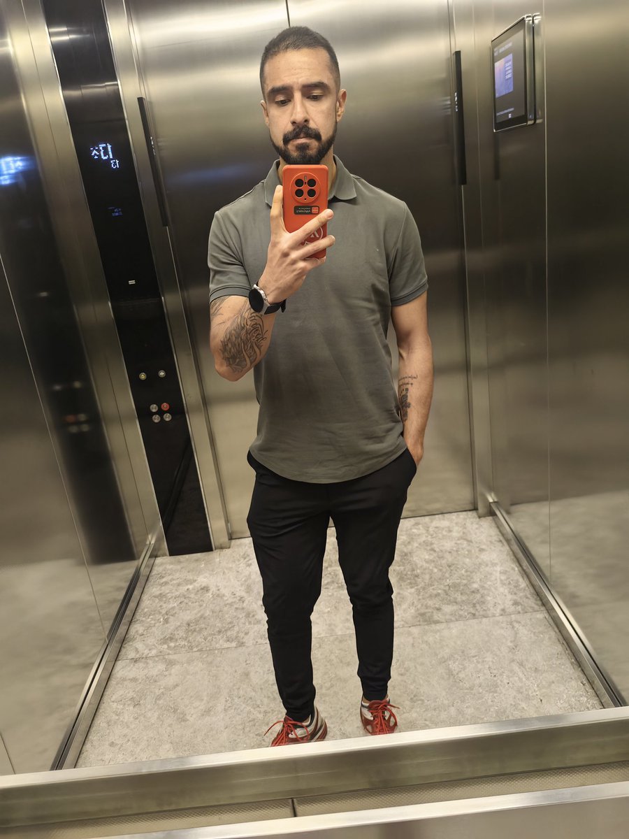 EseErick's tweet image. Business dinner. #BusinessDad #MakeItPossible #IAmHuaweier #Huawei #huaweiecosystem #AppGallery #PetalAds