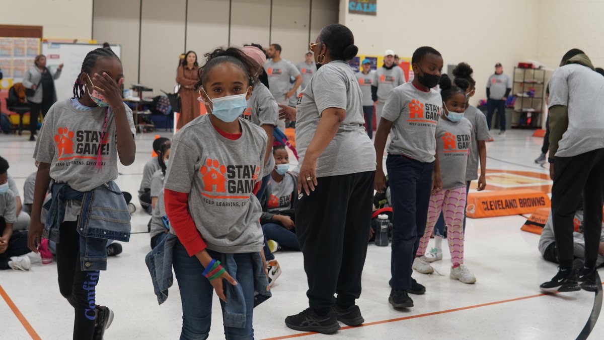 EastCleSchools's tweet image. A huge thank you to the Cleveland Browns staff and volunteers for coming to Mayfair Elementary today! Today&apos;s activities were a part of the Browns &quot;Stay In the Game&quot; initiative and celebrated the stellar attendance of our students! Take a look! 

#FlyWithUs
#StayInTheGame