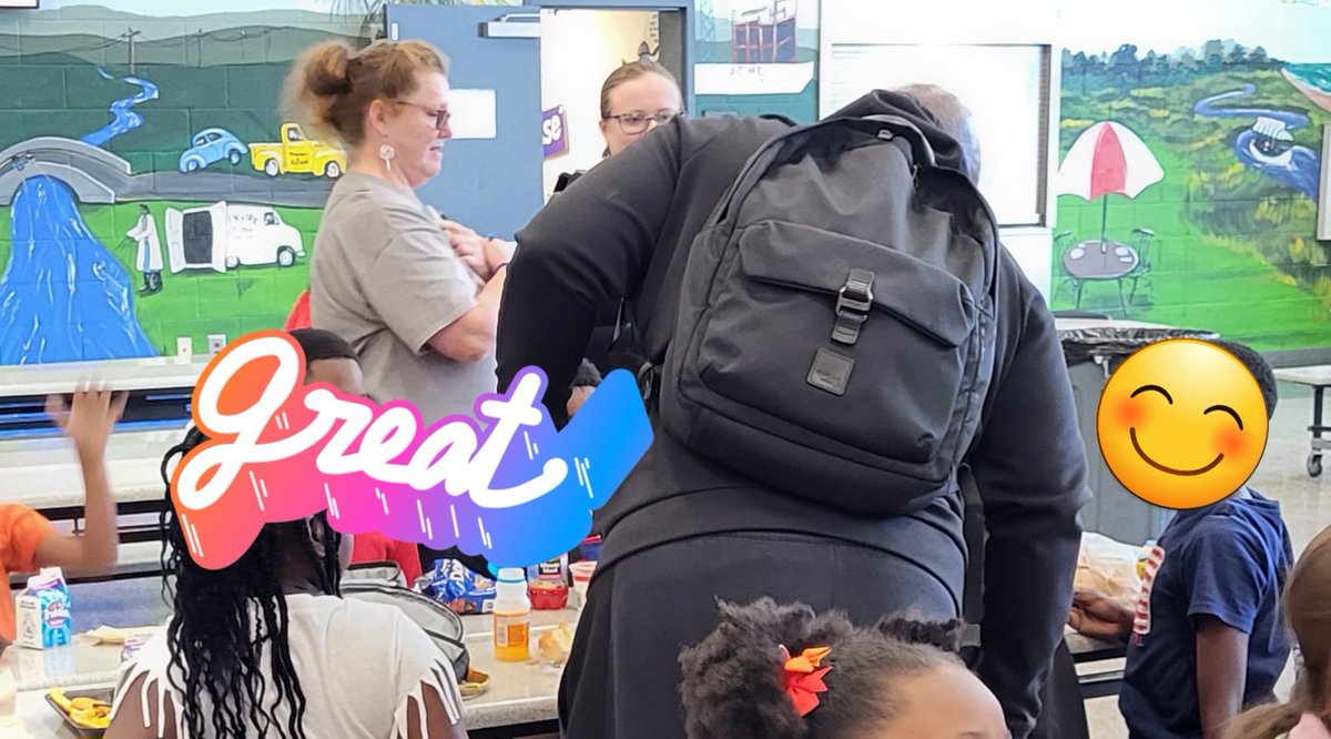 CBSM_007's tweet photo. @rvhs faculty and staff met some great students at award-winning Sandlapper Elementary School today. I hope we were able to make their day a little brighter during our day of service with the RVHS class of 2026! @RichlandTwo @SEstarsR2 https://t.co/OoRxkti4NL
