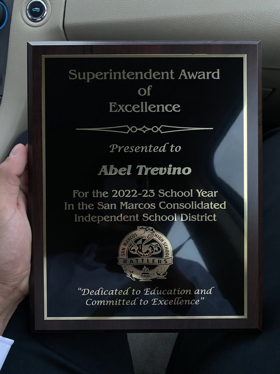 abe1t2evino's tweet photo. SAN MARCOS 🌎 

This city will forever hold a special place in my heart ♾️
@mcardona1989  Thank you! 
To receive your award is an accomplishment that I’ll remember for the rest of my life. I can’t thank you enough. You make a small town kid believe he can break the cycle ✍🏼 https://t.co/Kp5seshltJ