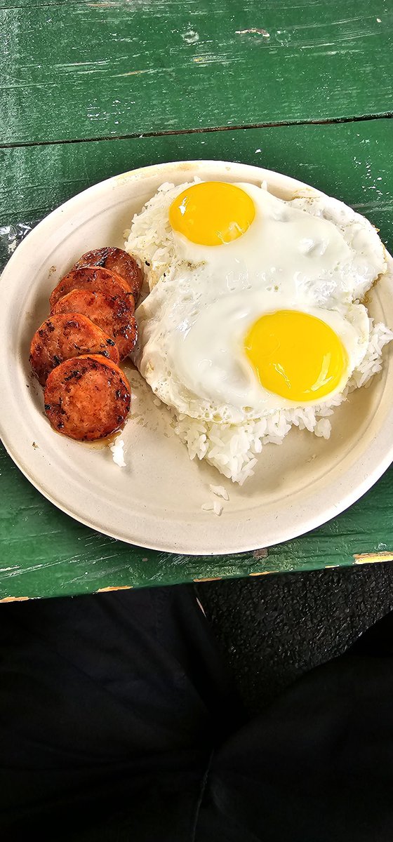 Twitter Tuesday at @rainbowdrivein on Kapahulu Avenue near Diamond Head #Waikiki #BreakfastSpecial #Portuguesesausage #eggs #Rice #supportsmallbusiness   #buylocal #rainbowdrivein 4/25/2023