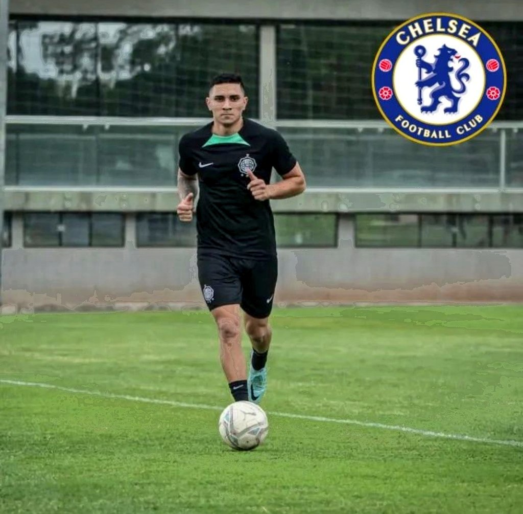 MufaPy's tweet image. 💣Hugo Fernandez es pretendido por el Chelsea.

Según fuentes importantes de Inglaterra, el conjunto Blue estaría dispuesto a desembolsar 8 millones de euros por el delantero del franjeado 🇵🇾💎.