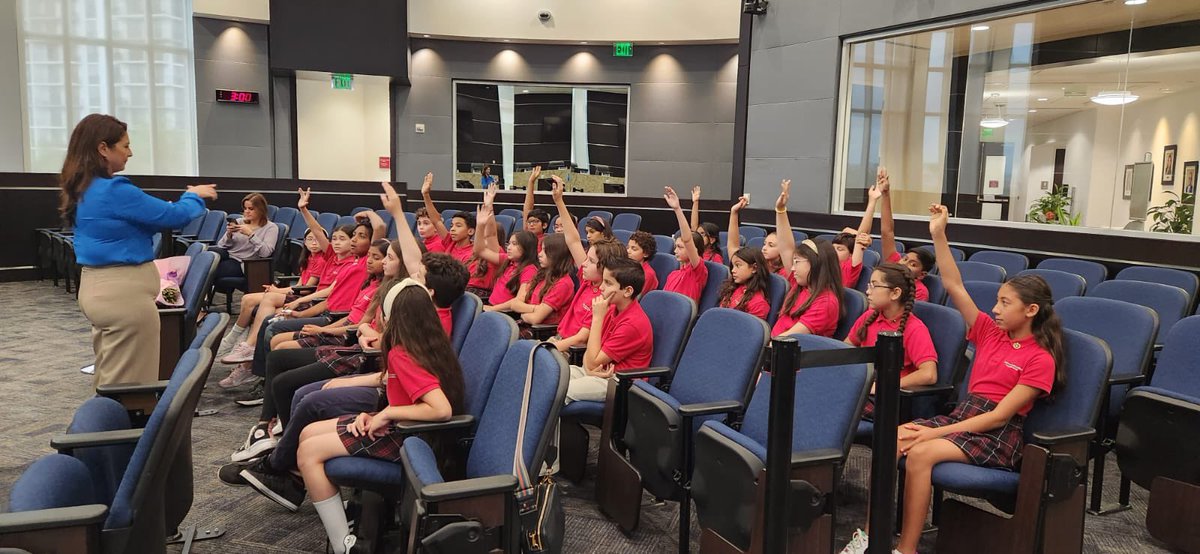 RenaissanceCha5's tweet photo. The RECS National Elementary Honor Society had the honor and privilege of visiting The City of Doral Government Center today. Mayor Fraga honored our NEHS students to be the first ones to witness the Proclamation of National Student Leadership Week by The City of Doral. https://t.co/gmxg8KXIov