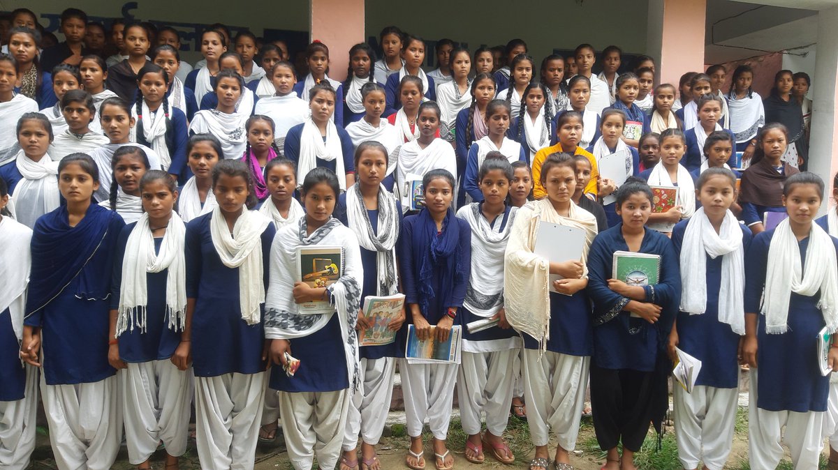 Abhinavrajysf's tweet image. "बिहार शिक्षा यात्रा" समस्तीपुर, सुभ विचार:🌹🌹🌹 
शिक्षित बेटी या शिक्षित स्त्री पर ही परिवार,समाज और राष्ट्र की उन्नति निर्भर होती हैं। इसे हम सभी मिलकर
आदर करे।
एक बच्चा, एक शिक्षक, एक कलम, और एक किताब दुनिया बदल सकती है।
#OmShantiOm🙏🌹
#radheradhe 🙏🌹
#GoodMorningGod🙏🌹