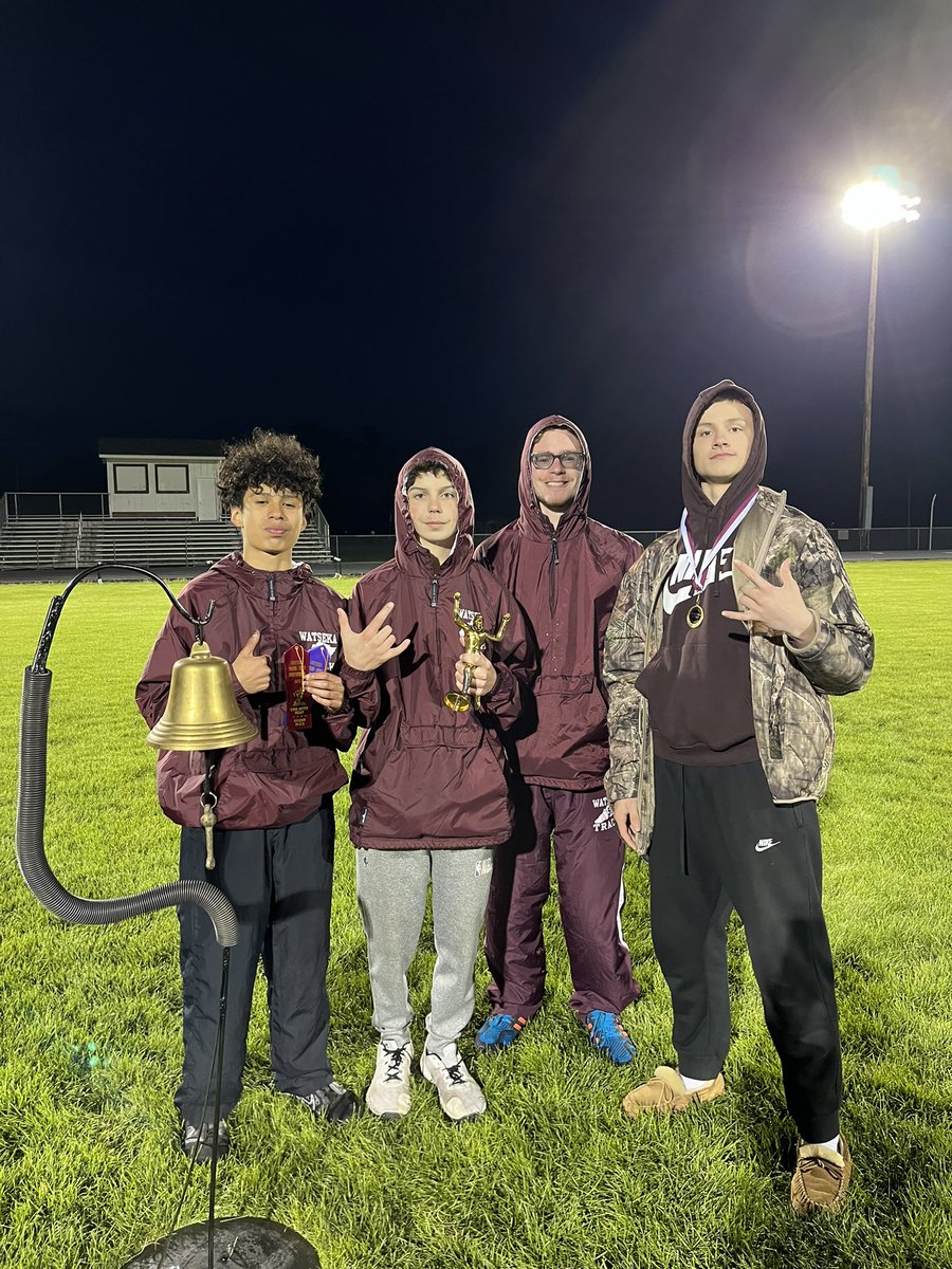WatsekaTrack's tweet photo. 4x4 finishes the night with #prpete and the last ringing of the #prbell https://t.co/Lp0gEukP6O