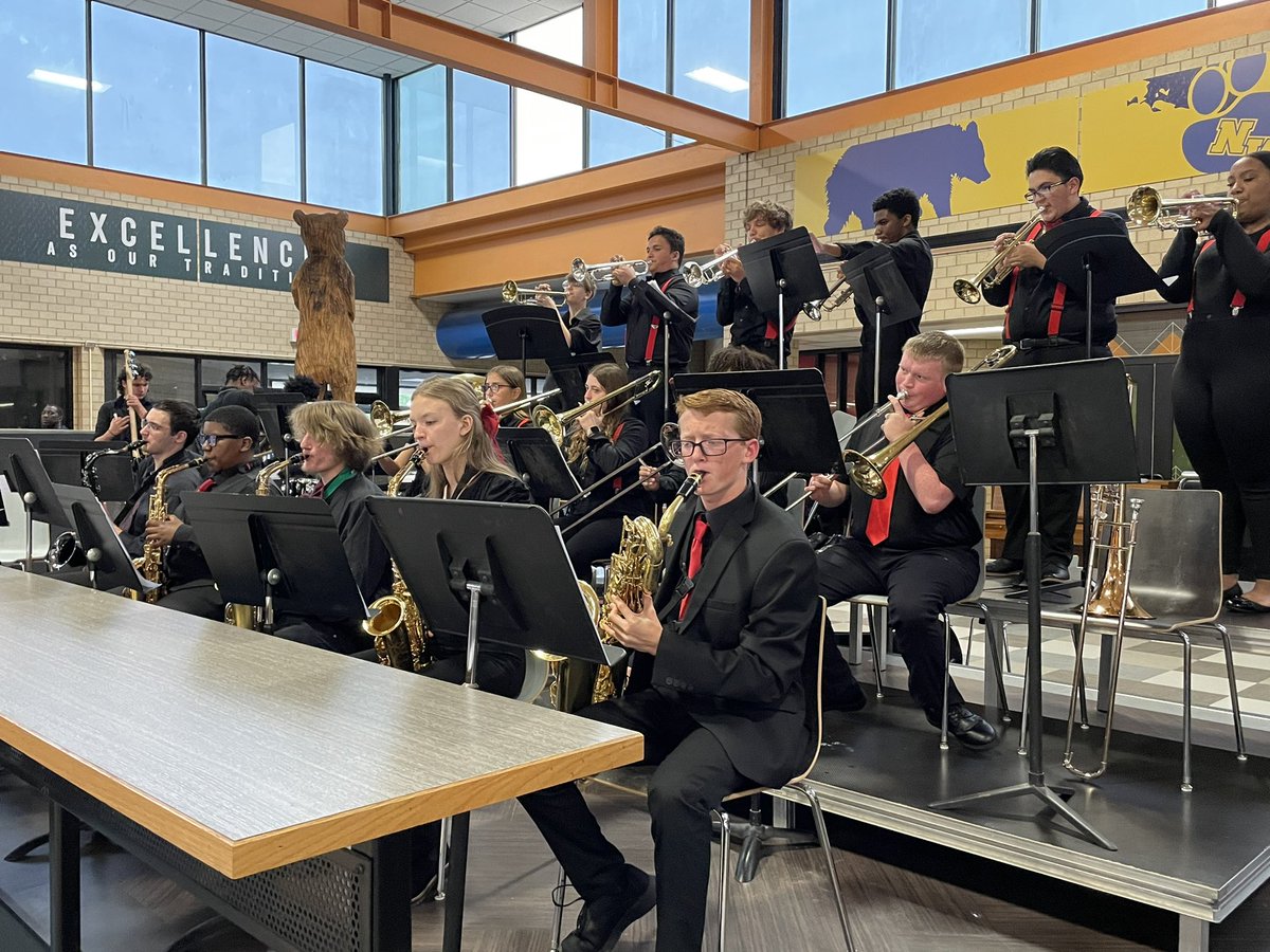 WichitaUSD259's tweet photo. A fun evening with all high schools showcasing their musical talents during Jazz in the Round. #WPSProud @FineArtsUSD259 https://t.co/9KO7u6z0RZ