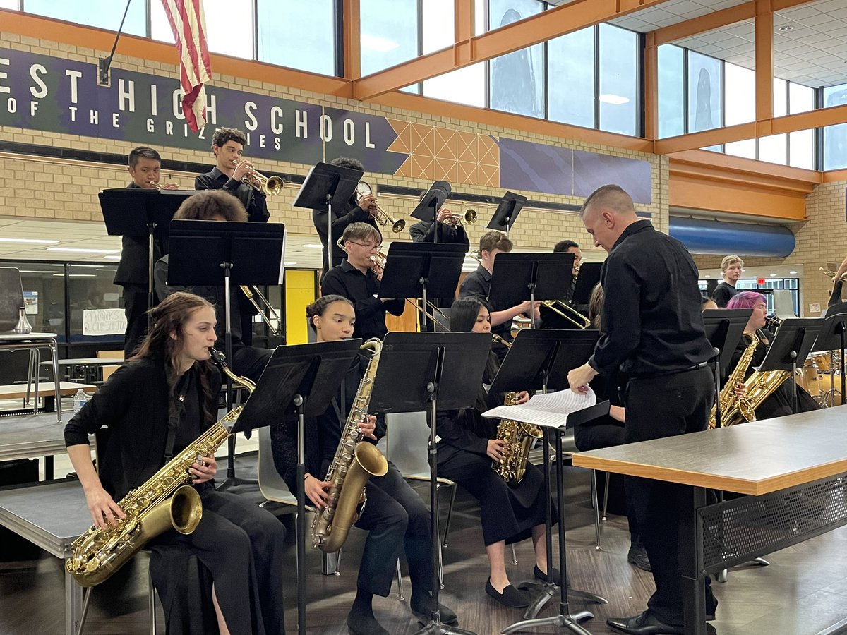 A fun evening with all high schools showcasing their musical talents during Jazz in the Round. #WPSProud <a href="/FineArtsUSD259/">FineArtsUSD259</a>