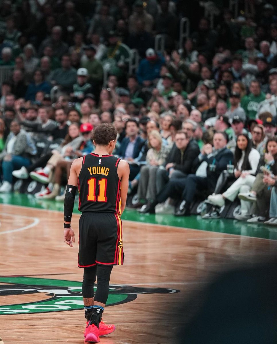 RayTraeBrasil's tweet photo. TRAE YOUNG CALOU O TD GARDEN!

38 pontos
13 assistências 
5 bolas de três (38%)

GAME WINNER DO LOGO. ❄️

COLOQUEM MAIS RESPEITO NESSE NOME PORRA!! https://t.co/K6VCPyeVWr