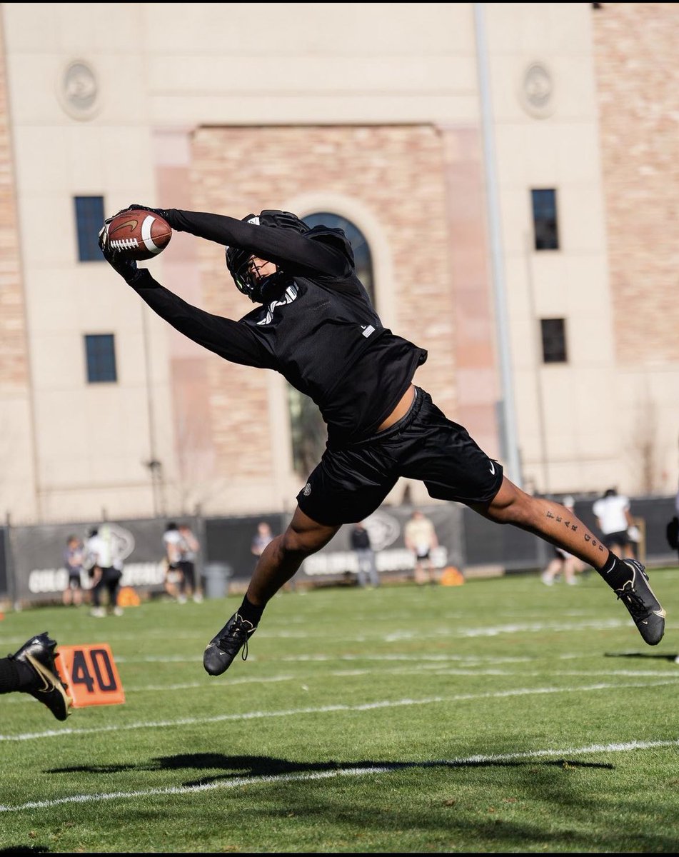 C4SportOklahoma's tweet photo. From 14 Years Old On C4 15u to Freshman 17 Years Old as the Youngest Colorado Buffalo.
Small Town Dreams To Reality
Spring Ball 1 โ
Follow him @pearsonmorgan_
Trans4mation Tuesday
#C4Family
#C4Football
#WorkDontLie
#SkoBuffs https://t.co/gHZa9aLnyY