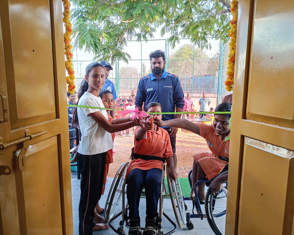frnadal's tweet photo. Hemos inaugurado un nuevo edificio dentro de nuestras instalaciones de NETS, el proyecto que desarrollamos junto a @fvicenteferrer en India.

Se trata de un almacén para guardar el material deportivo que utilizamos en nuestros entrenamientos de tenis y de tenis adaptado. https://t.co/cIfZbWPlcg