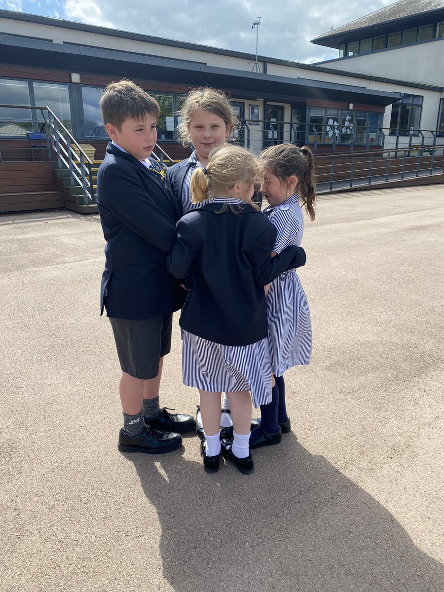 DrWallScience's tweet photo. 4T getting to grips with the particle model by being particles in solids, liquids & gases. #chemistry #outdoorscience #stem #particlemodel ⚛️ @Habsmonmouth https://t.co/Z2oAfmFGS0