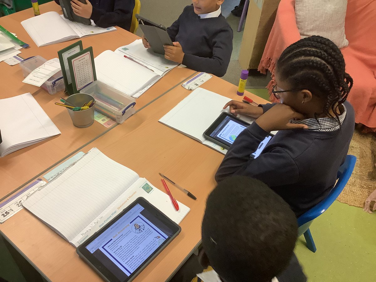 4Tcps's tweet photo. Our new writing unit for English is a non-chronological report about the human skeleton and muscular system. We spent our first lesson looking at examples of non-chronological reports to explore some of the features we would need to include. #croxtethwriting https://t.co/Nbl0SRFiJV