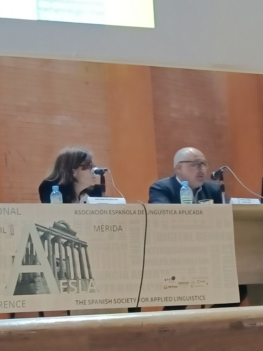 Alejandro Curado imparte la plenaria inaugural en #AESLA2023 sobre lengua para fines específicos @aesla_twit