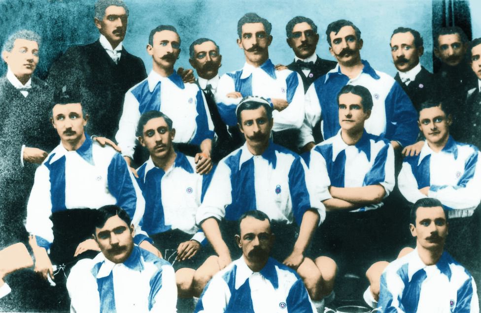 Enniosotanaz's tweet photo. Muchas felicidades colchoneros.
Hoy, más que nunca, prietas las filas y alto el mentón.

Molestando desde 1903.

#Atleti https://t.co/acbiavl0wk