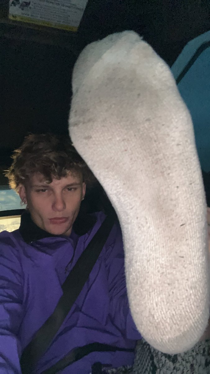 DaxMaster1's tweet photo. sniff my stinky gym socks

#malefeet #boyfeet #giantfeet
#boyfeet #gayfeet #guyfeet https://t.co/mjUgboVcha