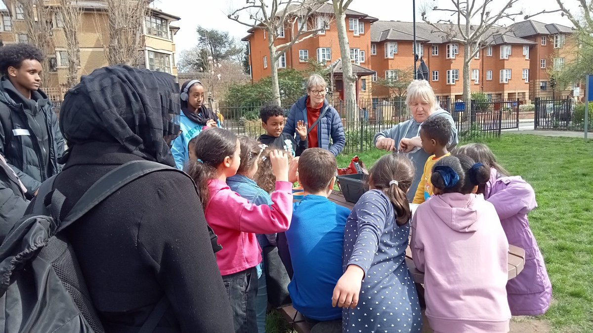 WANDCharityUK's tweet photo. A few snaps from our Easter Break, which included several days of crafts, games, painting and more!☀️🐰💐

If you wish to support us in being able to hold events such as these, please donate via the link in our bio!❤️

#donate #easter #londoncharity #womenscharity https://t.co/71EWe5Xae4