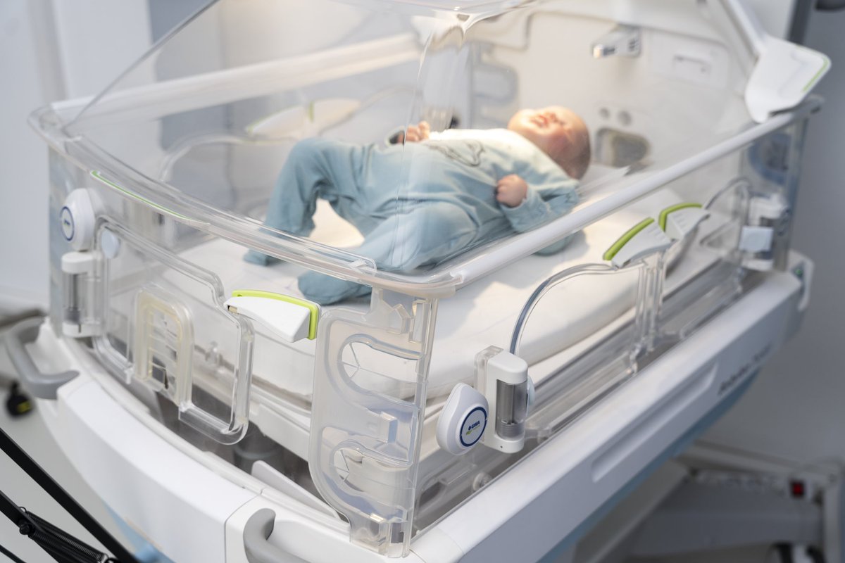 HyprosHealth's tweet image. Tag 2 auf der @_DMEA startet.
Besuch ist herzlich willkommen am Stand E-103 in Halle 2.2

Dort zeigen wir u.a. das #Inkubator Monitoring (@DraegerNews Babyleo). 

@ArubaNetworks 
#InfectionControl #digtalhealth #DMEA23