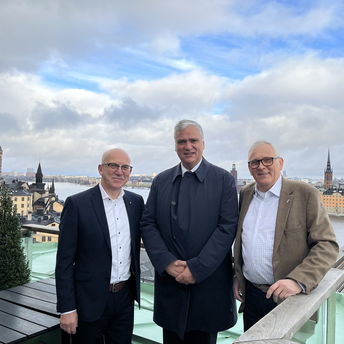 In Sweden, to discuss the importance of cohesion policy for all regions, including the most remote ones. Pleased to have met the Swedish association of local &amp; regional authorities <a href="/SKR_eu/">SKR EU</a>: We will work together to make sure, EU funds are spent to the benefit of all Europeans.