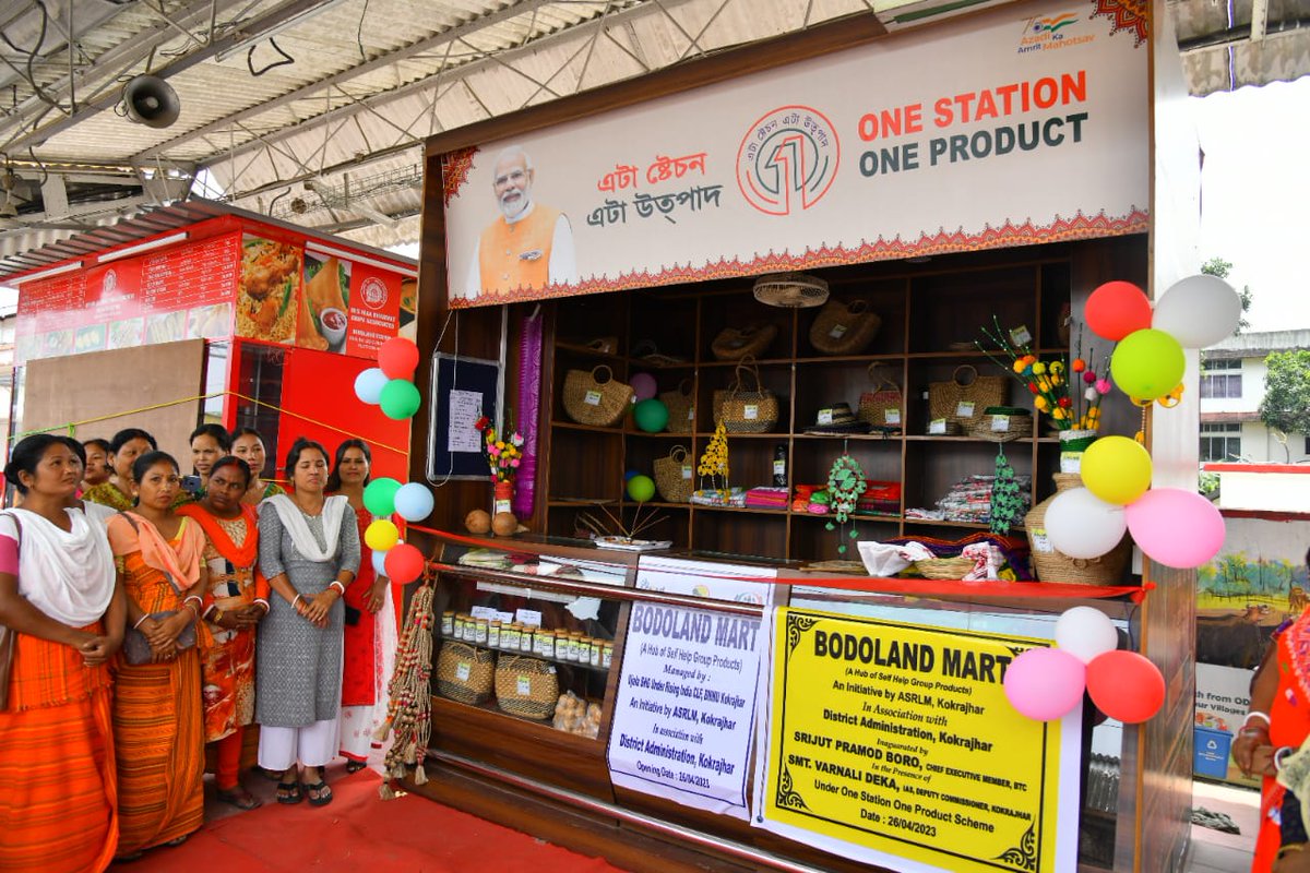 PramodBoroBTR's tweet photo. Delighted to inaugurate a stall of Bodoland Mart under the 'One Station, One Product' scheme at Kokrajhar Railway Station, Kokrajhar today. 

The Mart has been installed by ASRLM, Kokrajhar in association with the District Administration. It will consist of indigenously hand crafted products created by local Self Help Groups.

The OSOP scheme, an ambitious initiative of Hon'ble PM Shri @narendramodi ji, is aimed at promoting traditional industries and crafts at the railway station level. The scheme will encourage local entrepreneurship and help in  preserving the traditional cultural heritage of the region.

DC, Kokrajhar, Smt. Varnali Deka was also present during the programme.

#VocalForLocal