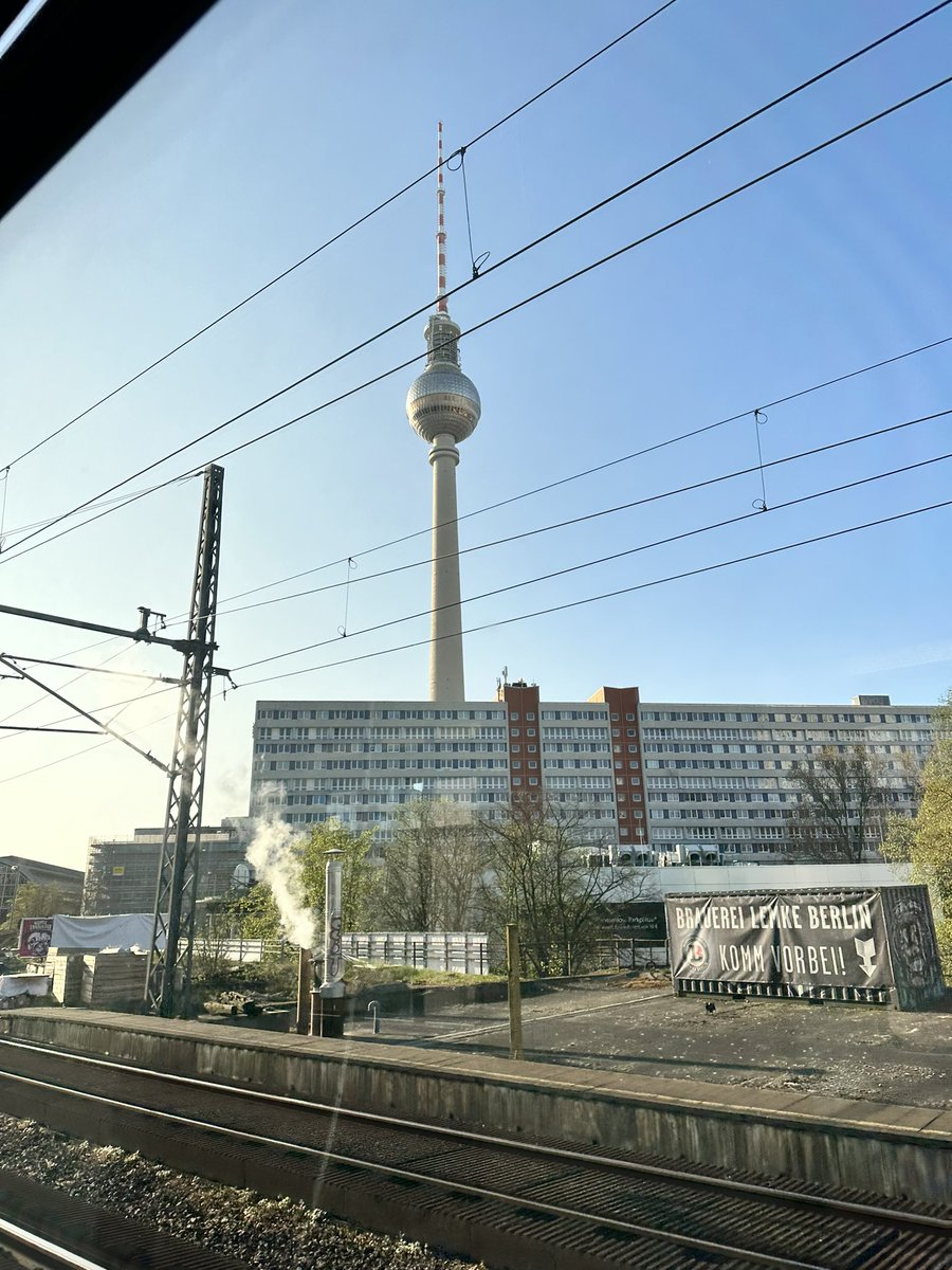 L_Kofler's tweet photo. @ddg_derma #DDGJahrestagung #berlin #derma https://t.co/sEcw8JXhgE