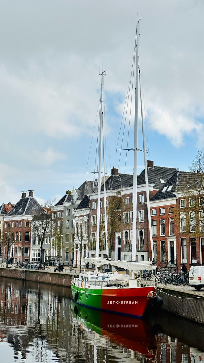 Ah top. De boot ligt al voor de deur van ons kantoor 😉 

#Koningsdag #HogeDerAa #Ecolution