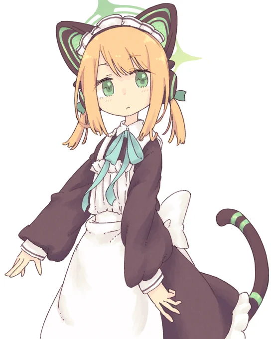 モモミドメイド服のダボっとした袖が可愛い 