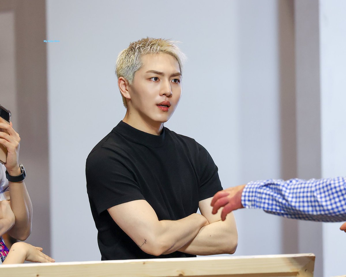 mybabybluekino tweet picture
