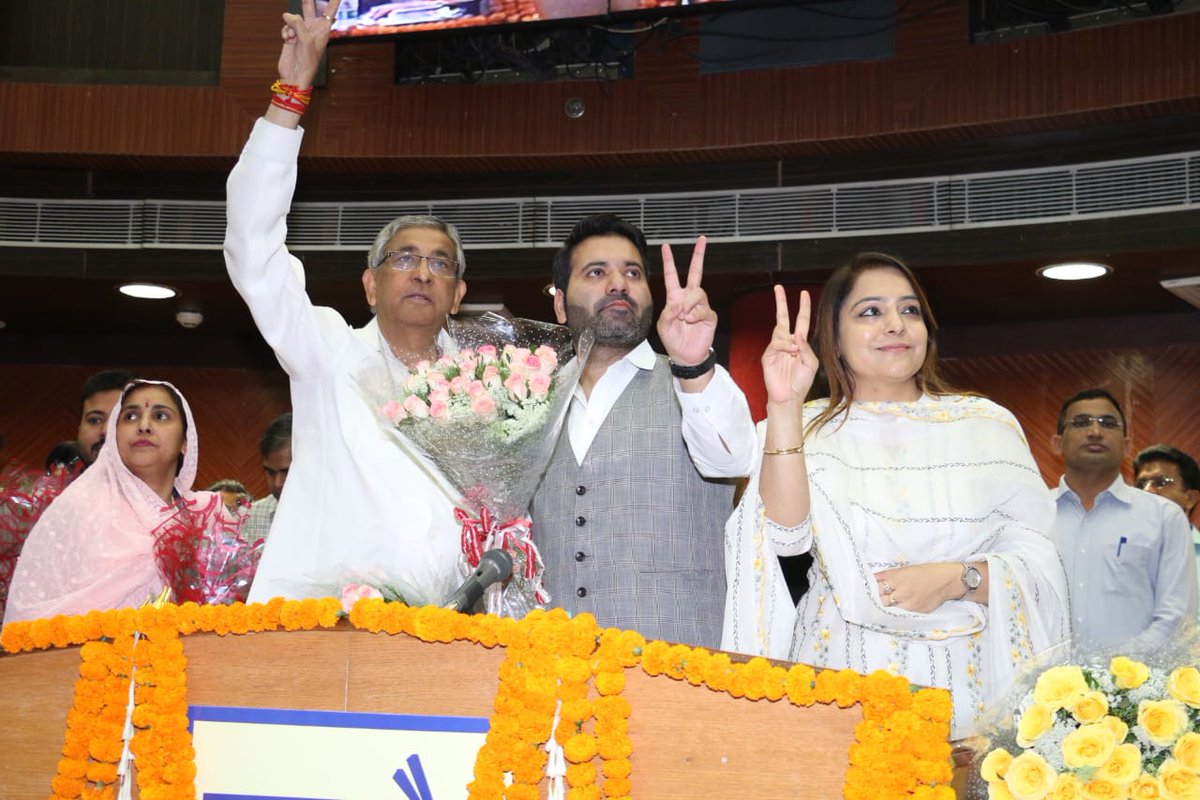 MCD_Delhi's tweet photo. Congratulations to Shri @AaleyIqbal on his successful re-election as the 'Deputy Mayor' of Delhi.

We wish him the best for his continued success in his new term.

@LtGovDelhi 
@GyaneshBharti1 https://t.co/5XXHOXB9pm