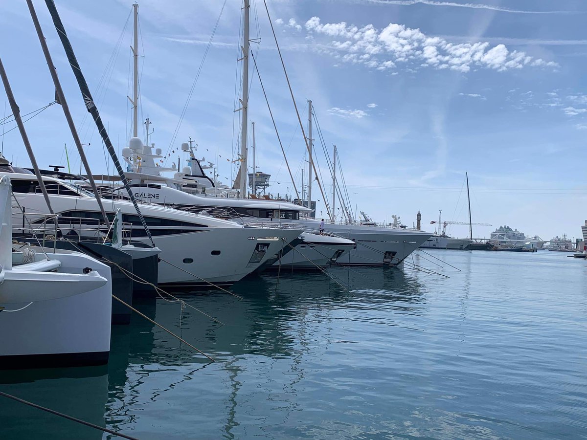 antibesyachting's tweet photo. Day 2 done and dusted at #MYBACharterShow. The sun is shining again, roll on day 3 today and more interviews for @jwpmediagroup
#MYBAshow #YachtCharter #AntibesYachting #Superyachts https://t.co/XwnaezXHxd