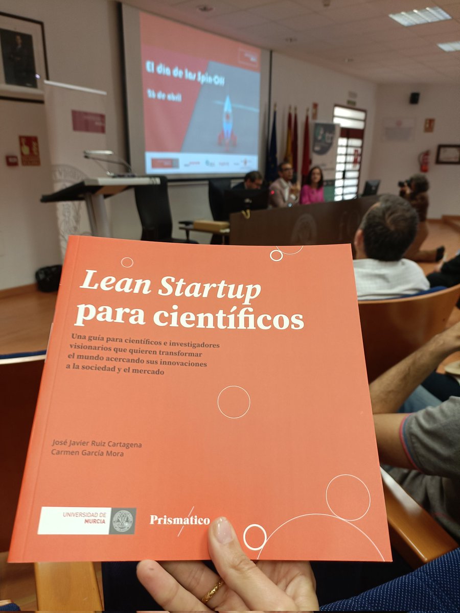 👇 #UMUEmprender 👇 

¡Hoy es un día ilusionante!✨

La <a href="/UMU/">Universidad Murcia</a> de la mano de <a href="/OTRI_UMU/">OTRI_UMU</a> presenta su guía #LeanStartUp 

Acercando así el espíritu emprendedor a los investigadores y científicos  #UMU

Gracias por contar con #UMUEmprende 

#ApuestaPorTuFuturo