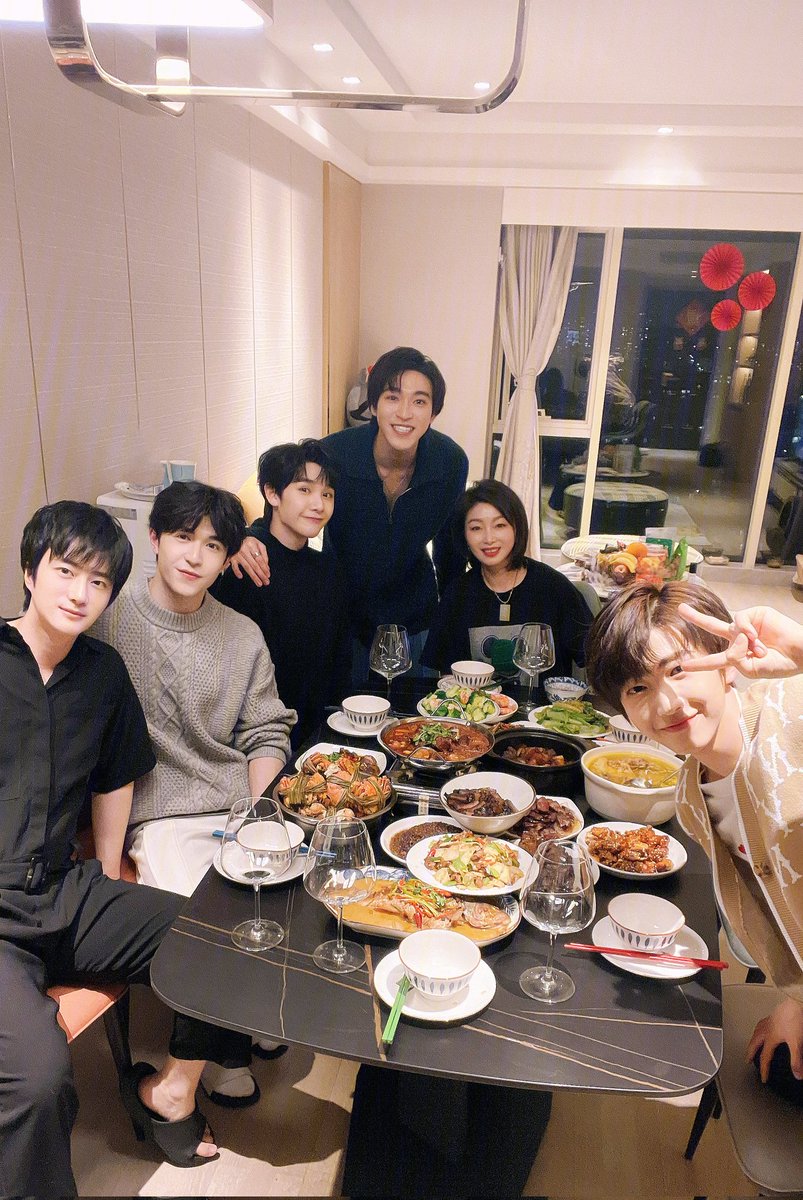 liunine_akd's tweet photo. เธรดรูปภาพหมู่มบใน⭐
(กลัวกบไก่มันเอาออก) https://t.co/vciyehudaN