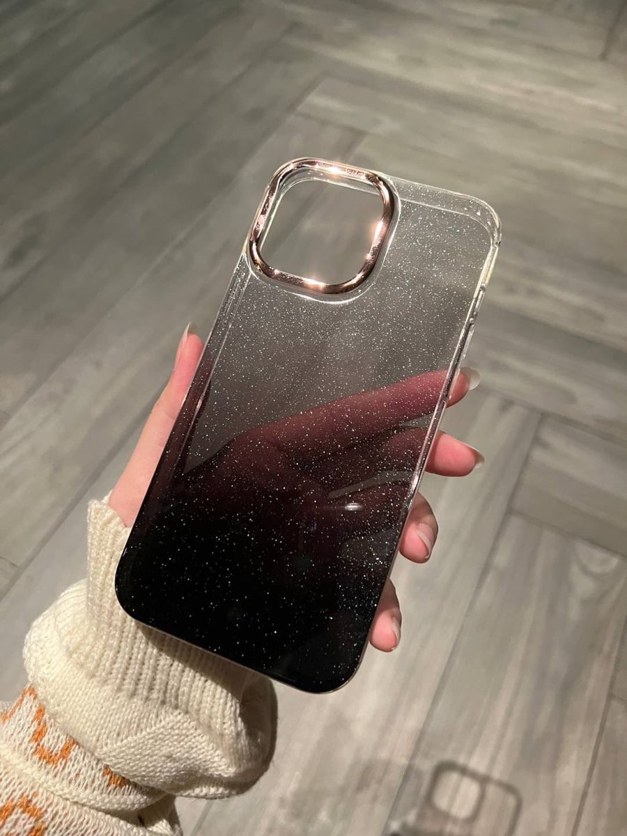เคสกากเพชรไล่สีใสดำ✨
กากเพชรแน่นสวยมาก เคสสีใสดำน้า