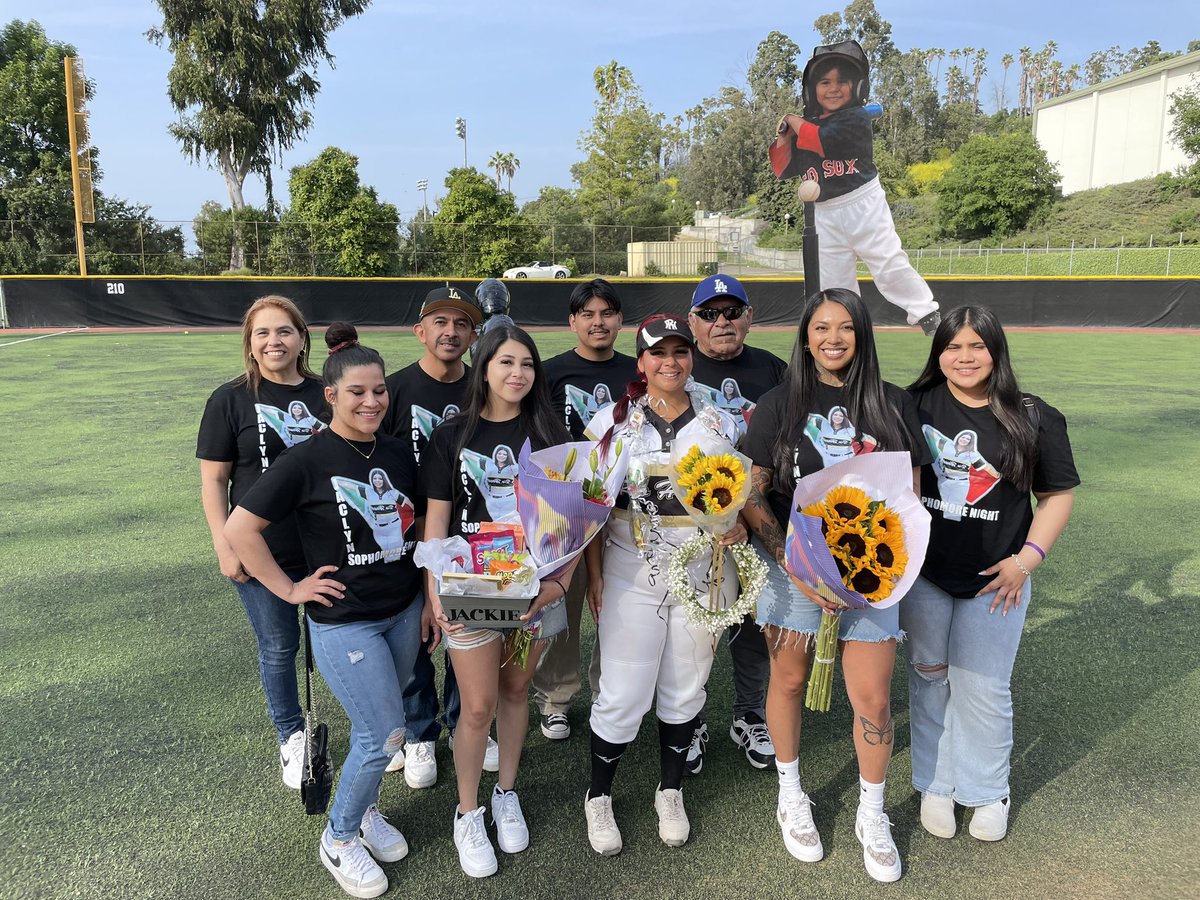 ErikSarni1's tweet photo. JACLYN SANTIAGO #8 So. INF
#RioHondoCollege 
@LadyRidersSBall #RooseveltRoughRiders #BoyleHeights #CIFLACS #EastSideMedia 📱 https://t.co/mlt8Ixma6H