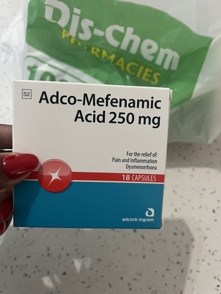 Refilwe_kumalo's tweet photo. Needed a quick menstrual pain relief before heading to a friends grad dinner. 

This girlie is the one 🤞🏾 #GirlTalkZA https://t.co/gbuBndVpuf