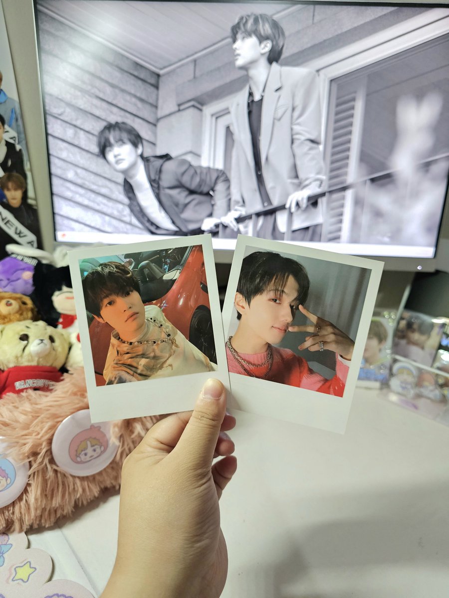 _applecaron's tweet photo. ChenJi NCT 2021 Universe Polaroid 🖤
Thank you @AChingusPH for the smooth transaction 😊 Thanks din sa Mark NCIT ID na freebie 🖤 https://t.co/uQxAUvmZvj