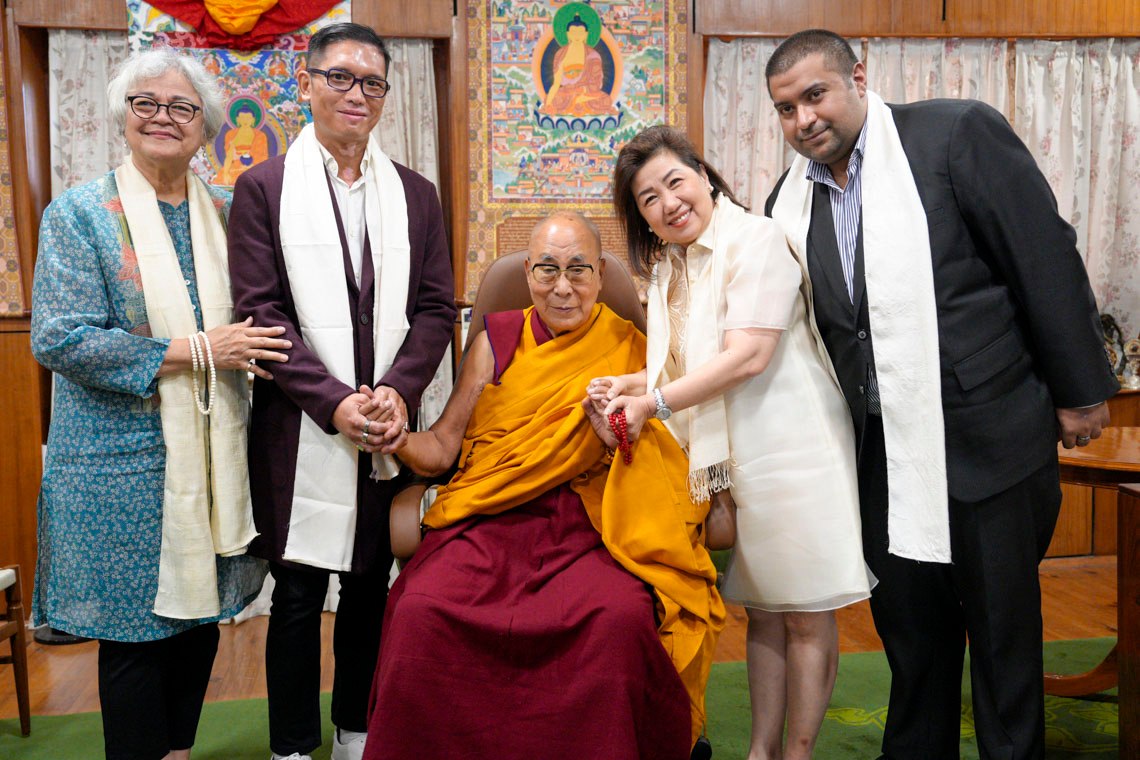 CTA_TibetdotNet's tweet photo. His Holiness the 14th Dalai Lama receives Ramon Magsaysay Award in person after 64 years from the members of the Ramon Magsaysay Award Foundation at his residence in Dharamshala on 26 April 2023. https://t.co/oRC0s9GHV6