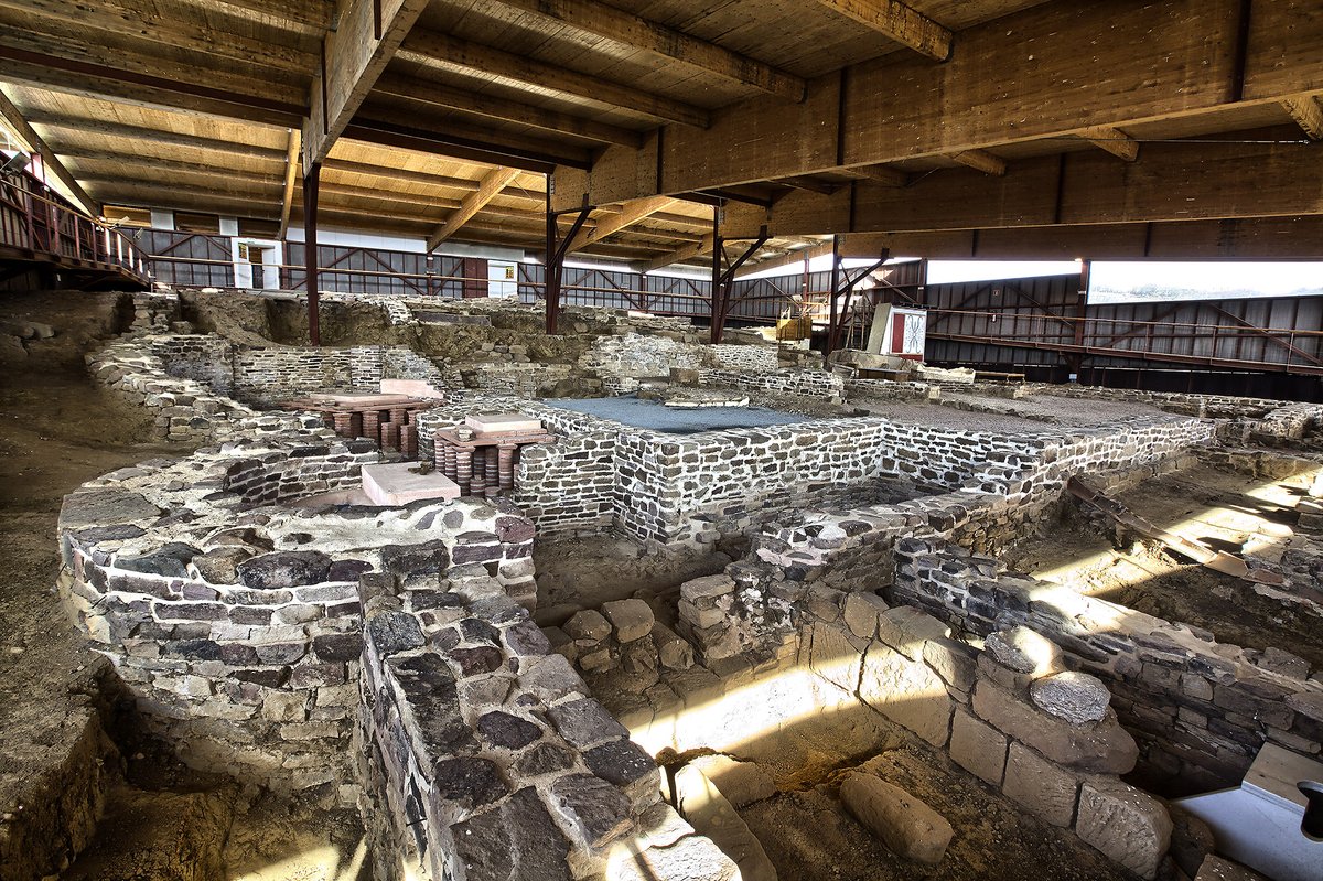 CentrosCant's tweet image. Si visitas el #arqueositio cántabro-romano de Camesa-Rebolledo conocerás más de cerca la distribución que tenía una villa romana y cómo eran las necrópolis #visigodas y #medievales

🎟Reservas en nuestra web centros.culturadecantabria.com/arqueositio/