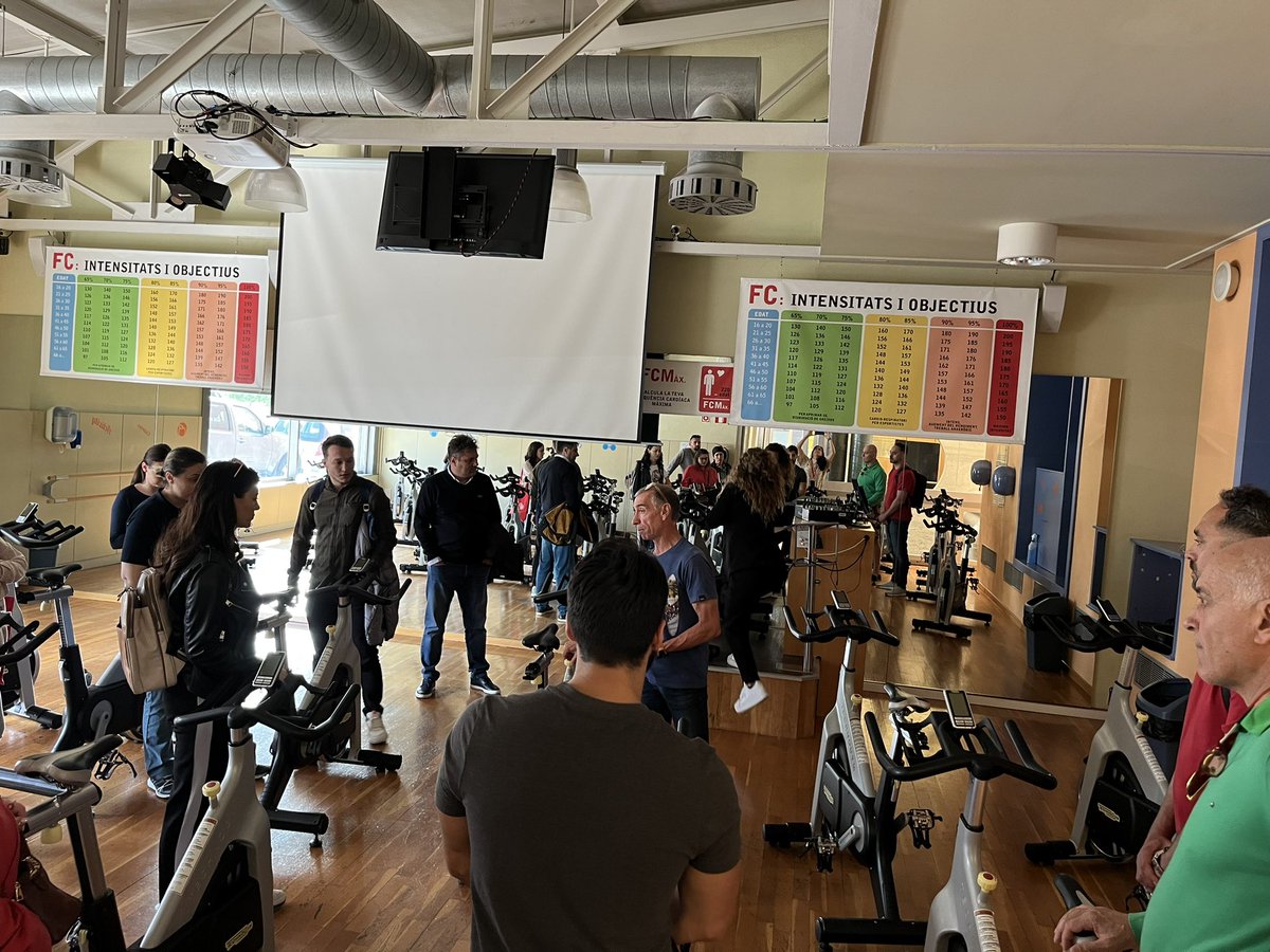 uvic_GREAF's tweet photo. Visiting @fitnessvic with #PEofElders to find out how they work with seniors and the importance of being physically active at this age. Thank you! https://t.co/lMBa8qJ7sM