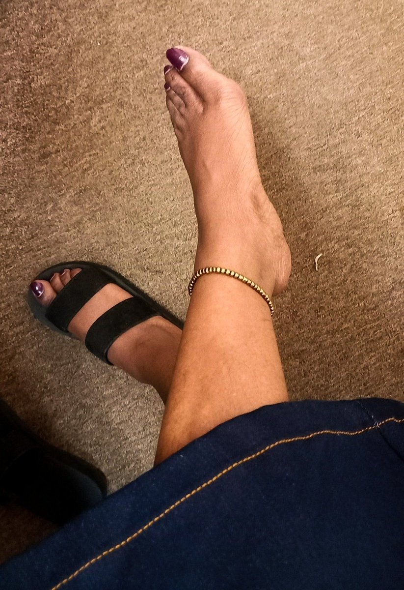 GwiziSoneni's tweet photo. #BodilyAutonomyIntegrity means embracing every part of my body with total content. I am enough! I don't need to compare or compete myself with other women because I am unique. My size 3 feet perfectly suit my body
#NdiMhle Tuuu
#BodilyAutonomy
#MyDisabilityMyBody
#IamFlawsome https://t.co/uM3MR7cmgZ