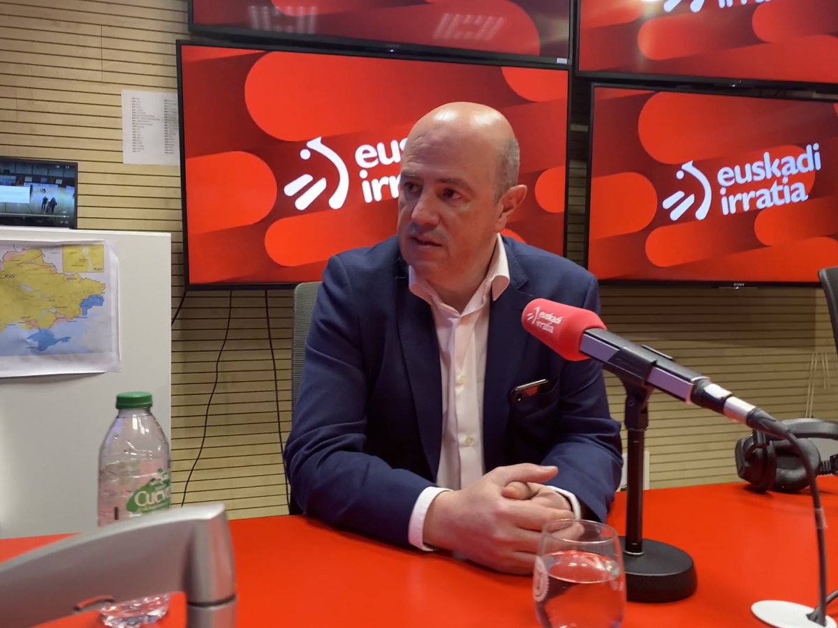 🔊 Bittor Oroz Eusko Jaurlaritzako Nekazaritza, Arrantza eta Elikagaien Politikako  sailburuordeak azaldu duenez, aurrerantzean lizentzia kopurua 150era  mugatuko dute.

👂🏼Entzun hemen👉🏼eitb.eus/eu/irratia/eus…