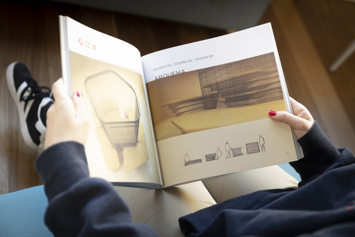 ConsorcioMuseos's tweet photo. 📚 Un any més vos esperem a la Fira del Llibre de València del 27 d'abril al 7 de maig als Jardins de Vivers!
Ens trobareu a la caseta #LliG de la @generalitat amb una quinzena de catàlegs com ‘Joan Fuster en el seu temps’ o ‘Miguel Trillo. AsiaTown’.
➕ https://t.co/5ZTqrAMG99 https://t.co/SUFdQBSC6Y