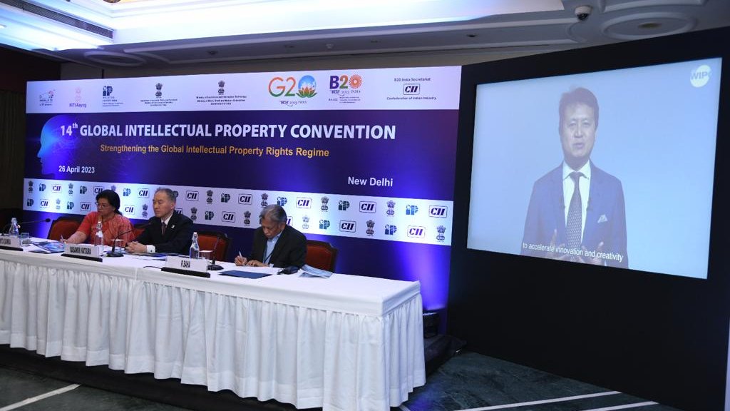FollowCII's tweet photo. The new vision of IP is not just a legal right, but a powerful catalyst for #jobs, #investment, business growth and ultimately for the economic and social development of all countries. - Daren Tang, Director   General, @WIPO at #14thGlobalIPConvention #WorldIPDay #CII4IPR https://t.co/G5Lzxk6jd8